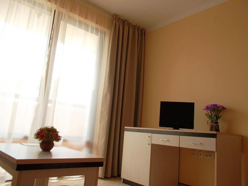 Oasis Del Mare Beach Front Hotel Lozenec Kültér fotó